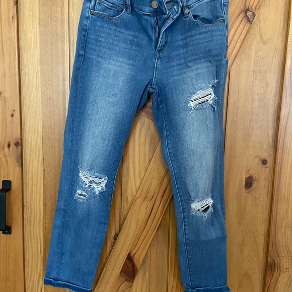 New York &  Co. distressed ankle jeans. Size 10 - Picture 1 of 4